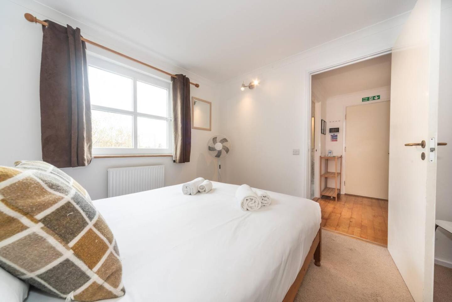 Sunny Maisonette With Views Over Canary Wharf, London Eksteriør billede