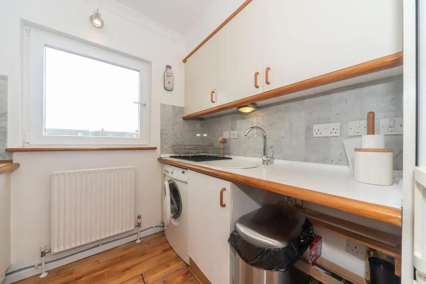 Sunny Maisonette With Views Over Canary Wharf, London Eksteriør billede