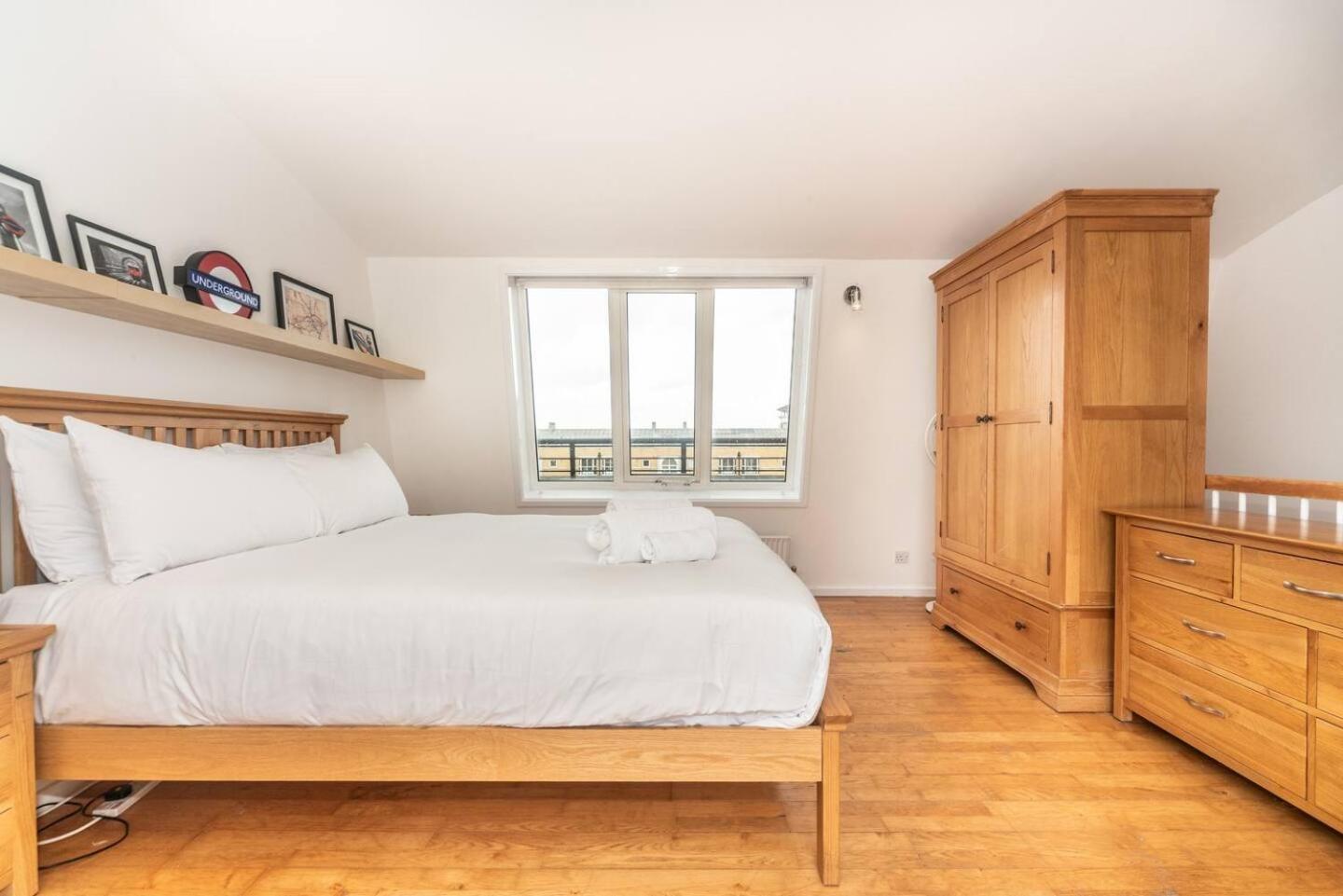 Sunny Maisonette With Views Over Canary Wharf, London Eksteriør billede